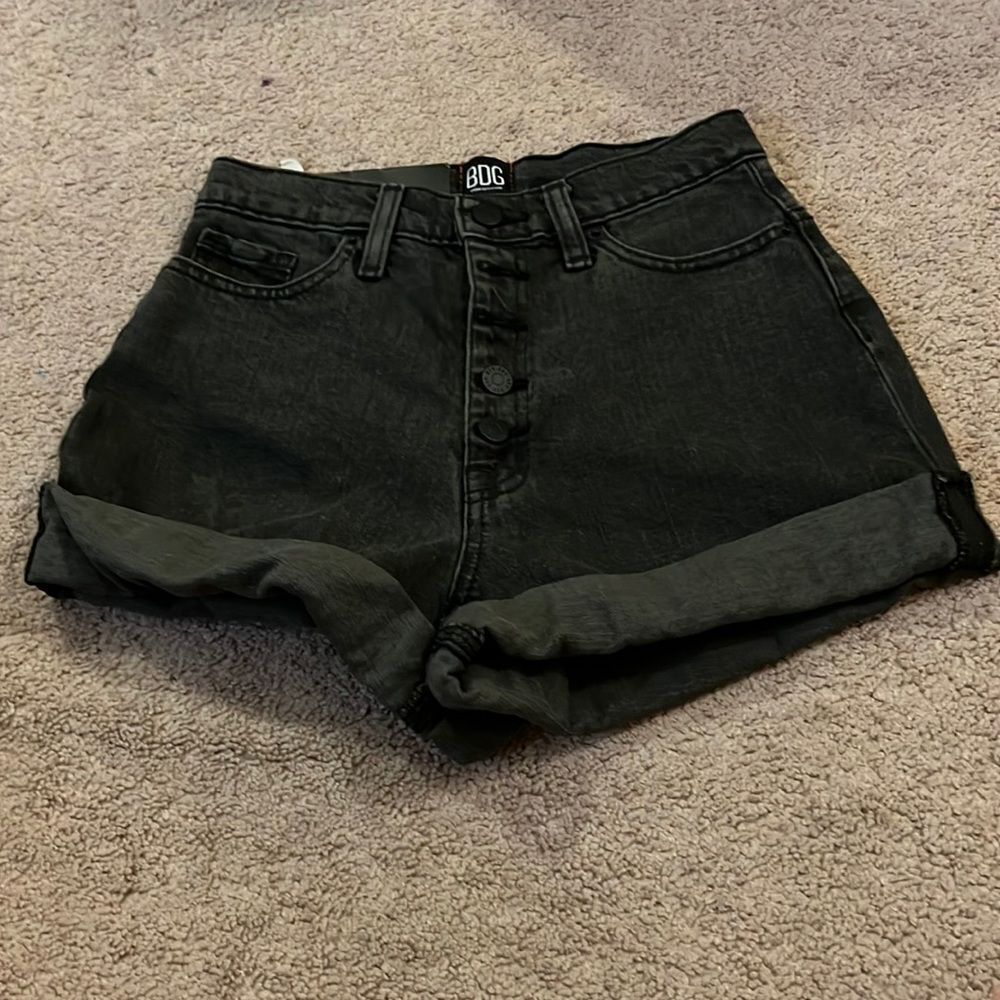 NWT Bdg mom high‎ rise shorts 24
